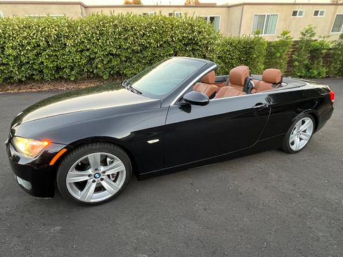 Used 2008 BMW 335i Convertible image 10