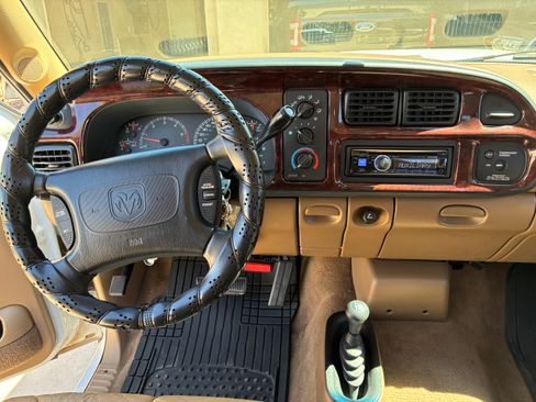 Used 1998 Dodge Ram 1500 Truck 4x4 Quad Cab image 17