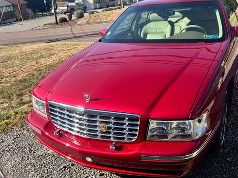 Used 1998 Cadillac De Ville Sedan image 1