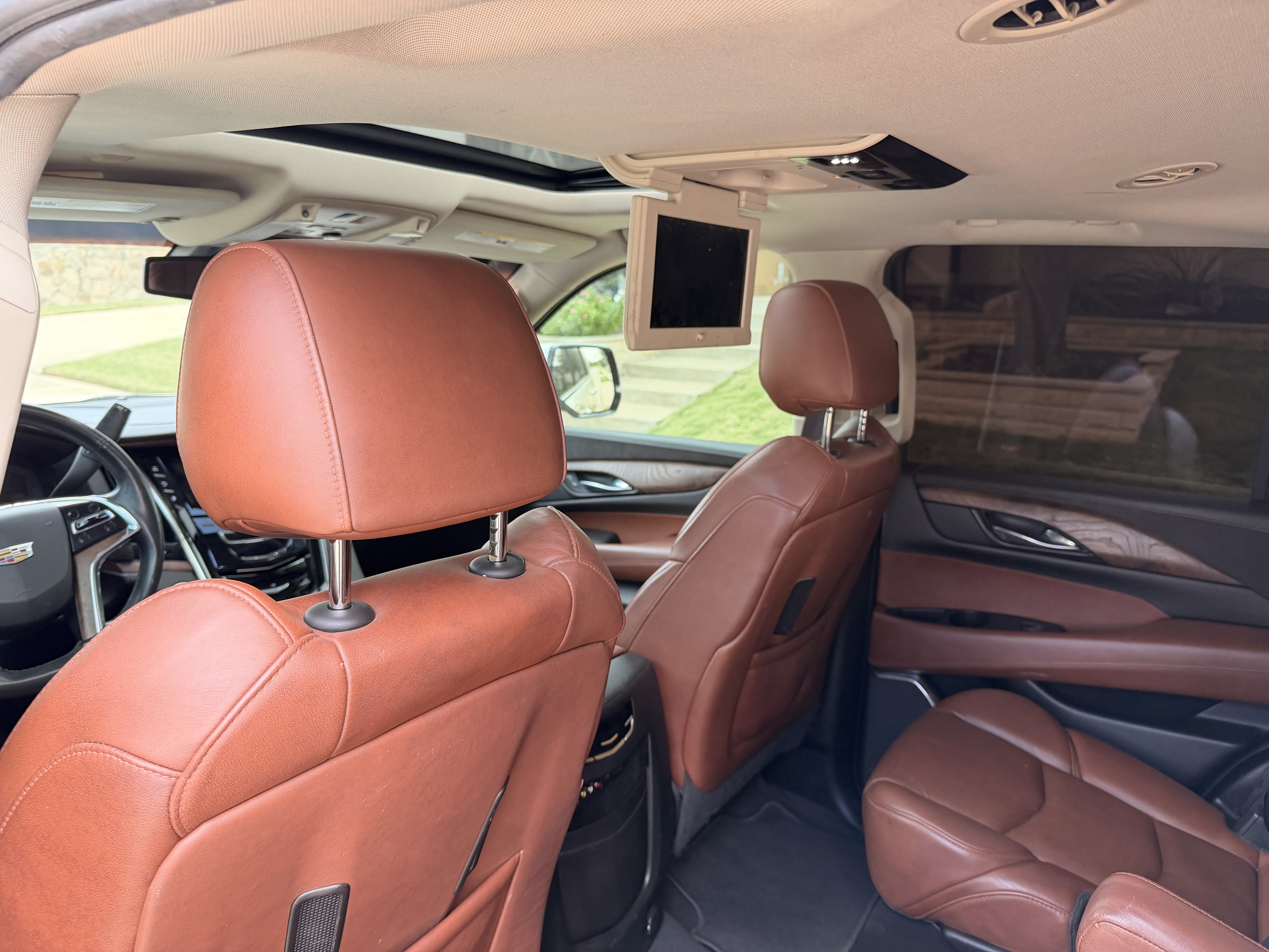 Used 2015 Cadillac Escalade Luxury AWD/4WD image 29