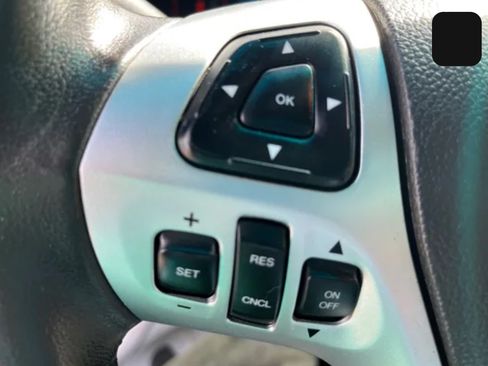 Used 2014 Ford Explorer XLT w/ Equipment Group 202A image 6