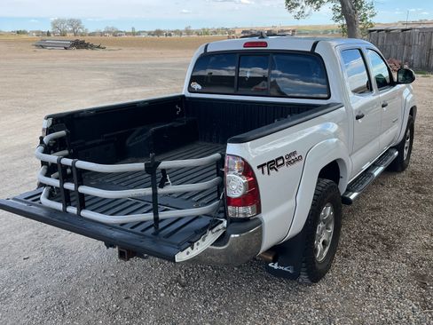 Used 2015 Toyota Tacoma 4x4 Double Cab w/ TRD Off-Road Package image 14