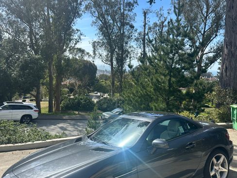 Used 2014 Mercedes-Benz SLK 250 image 2