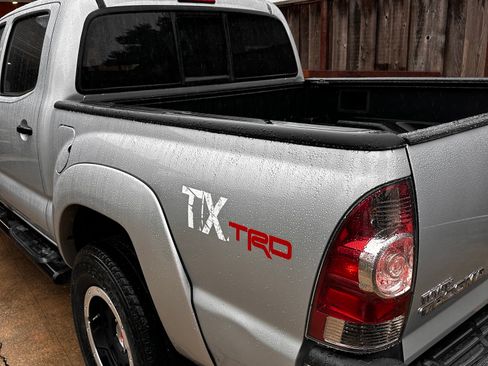 Used 2011 Toyota Tacoma PreRunner image 9