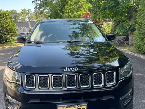 Used 2021 Jeep Compass Latitude w/ Driver Assistance Group AWD/4WD image 2