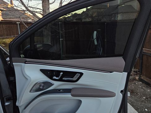 Used 2023 Mercedes-Benz EQS 450+ SUV image 8