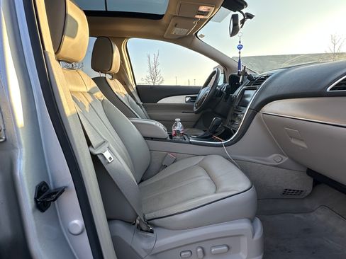 Used 2013 Lincoln MKX AWD image 18