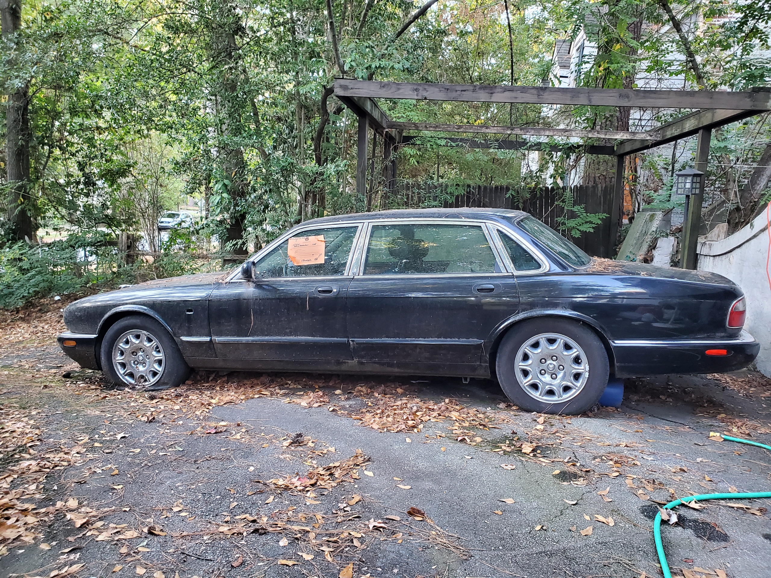 Used 2000 Jaguar XJ8 RWD image 1