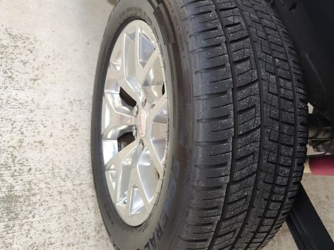 Used 2018 GMC Sierra 1500 SLT w/ SLT Premium Package image 8