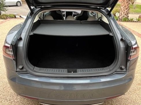 Used 2014 Tesla Model S image 9