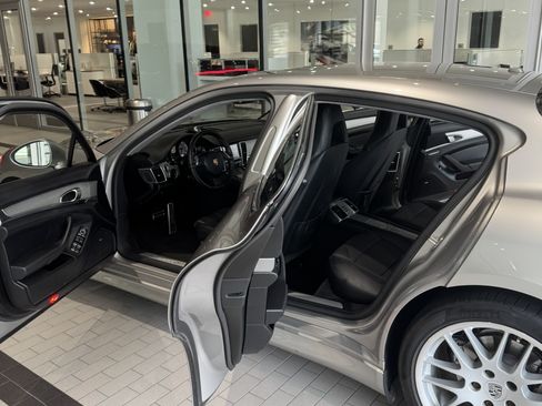 Used 2010 Porsche Panamera 4S AWD/4WD image 9