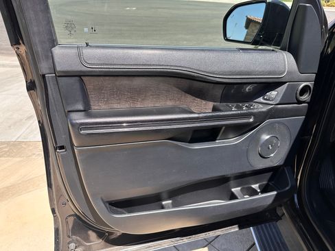Used 2020 Ford Expedition Limited RWD image 31