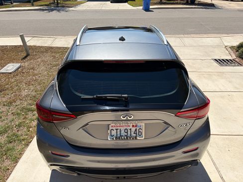Used 2017 INFINITI QX30 Premium w/ Navigation Package image 18