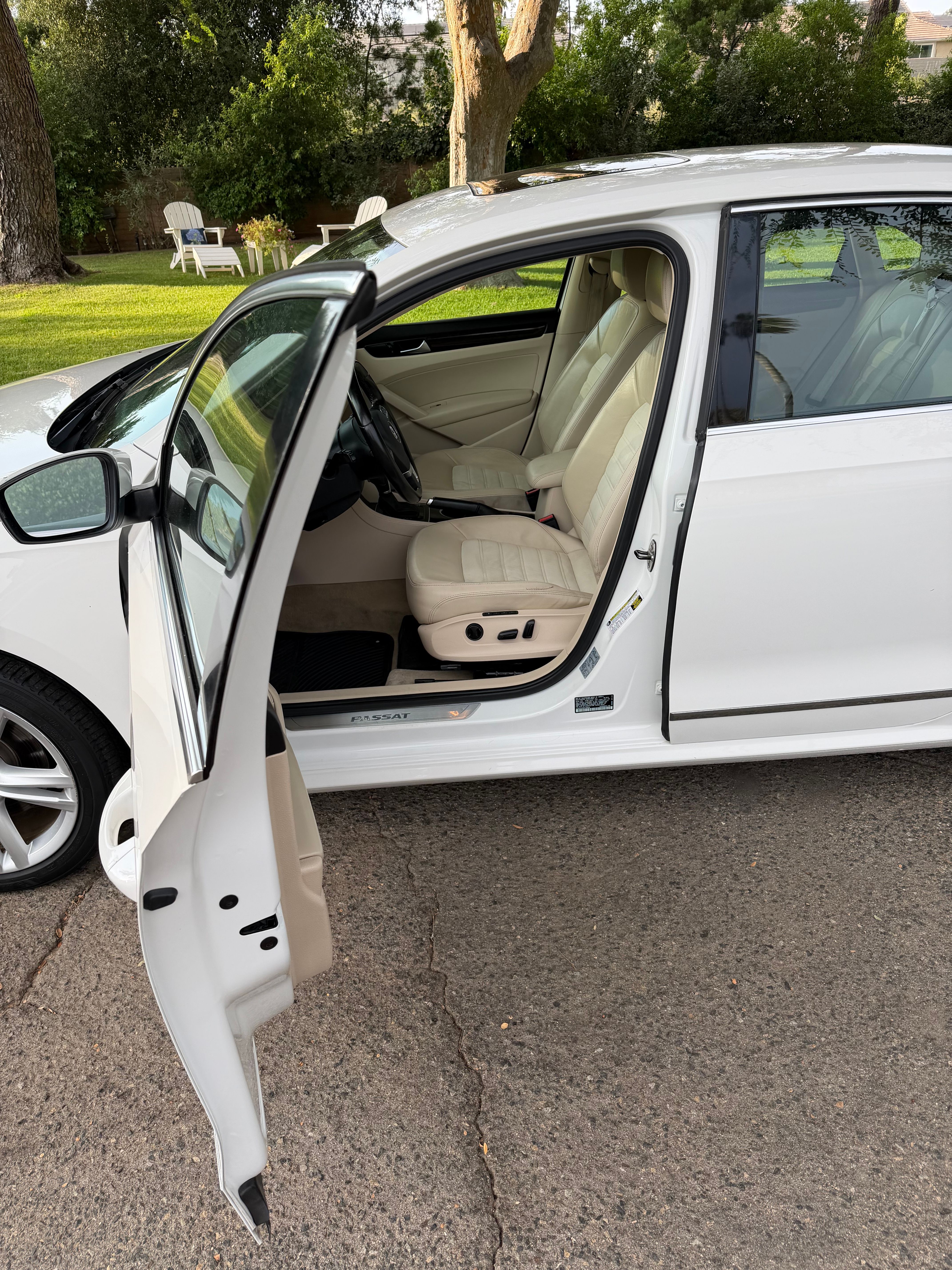Used 2014 Volkswagen Passat TDI SEL Premium FWD image 10
