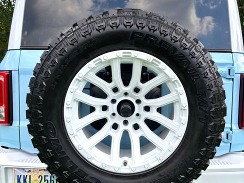 Used 2025 Ford Bronco Heritage Edition AWD/4WD image 11