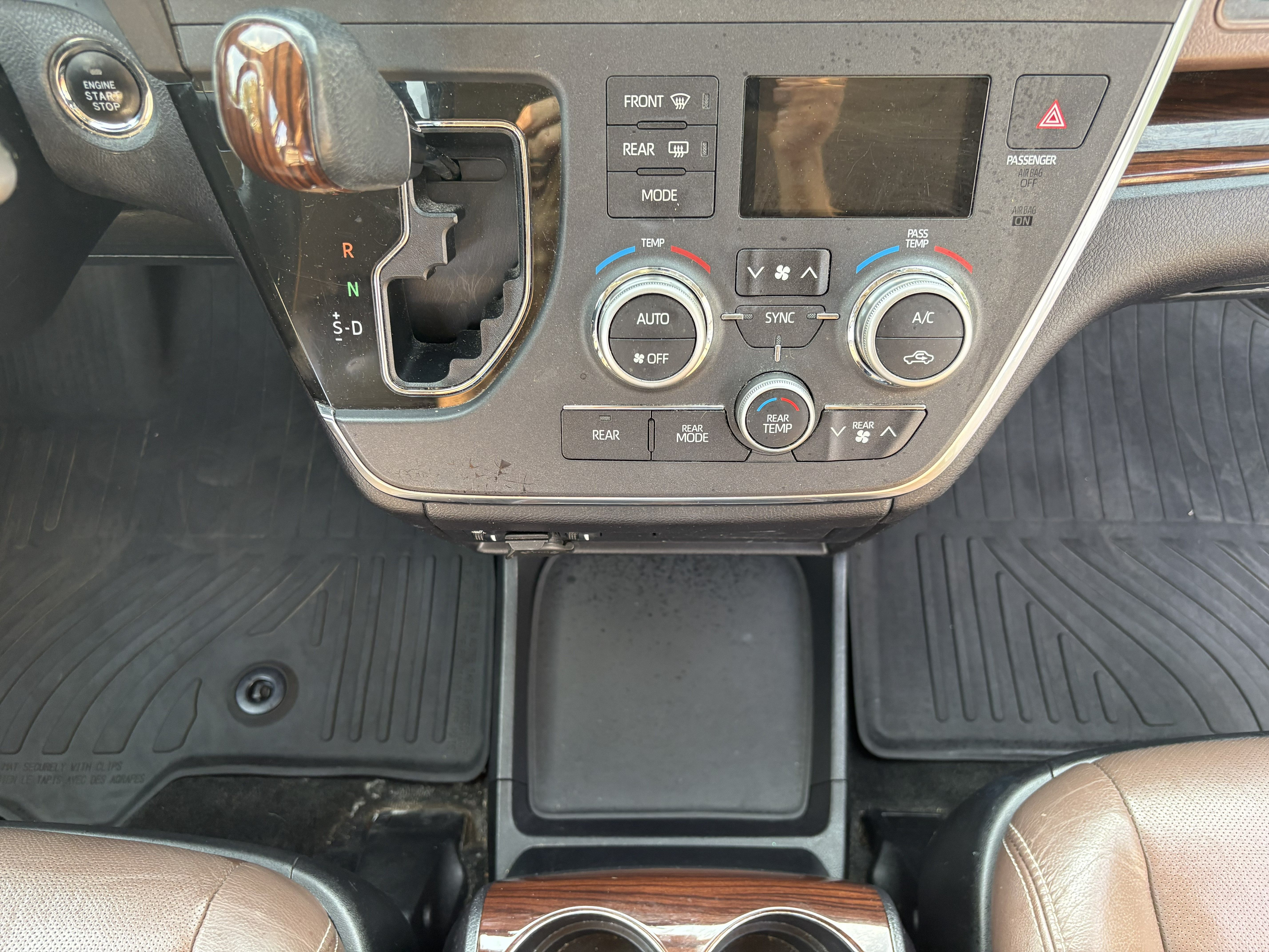 Used 2019 Toyota Sienna Limited AWD/4WD image 10