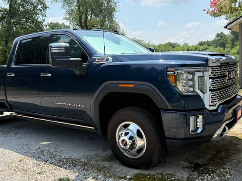 Used 2022 GMC Sierra 3500 Denali AWD/4WD image 11