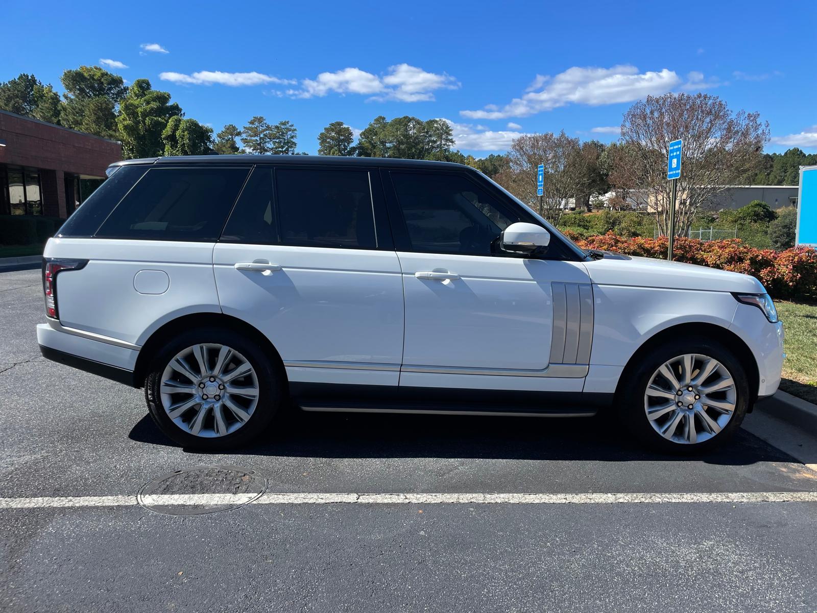 Used 2016 Land Rover Range Rover Supercharged AWD/4WD image 2
