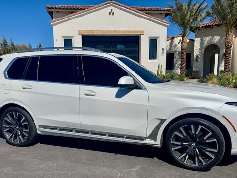Used 2024 BMW X7 xDrive40i w/ Premium Package image 12