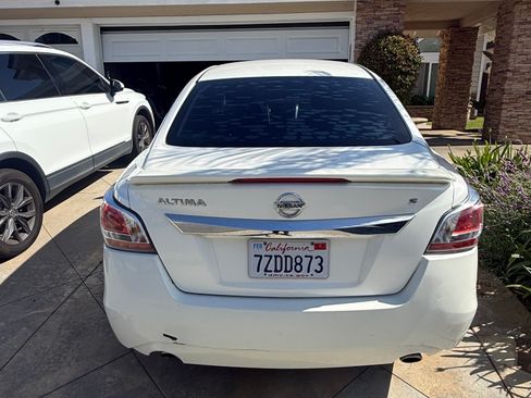 Used 2015 Nissan Altima 2.5 S w/ Sport Value Package FWD image 2