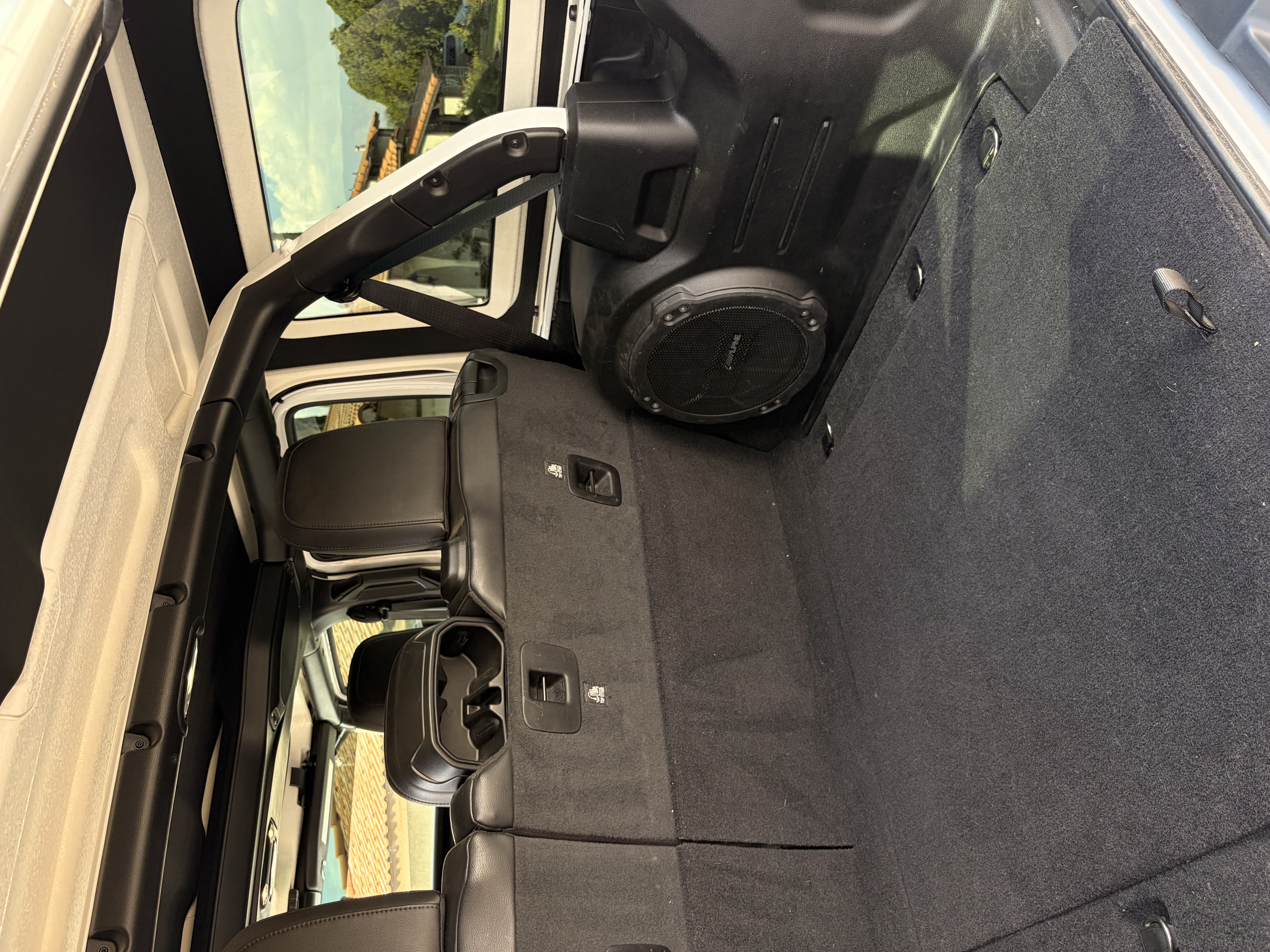 Used 2021 Jeep Wrangler Unlimited Sahara AWD/4WD image 13