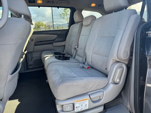 Used 2016 Honda Odyssey SE image 9
