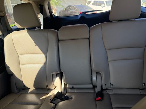 Used 2019 Honda Pilot Touring image 11