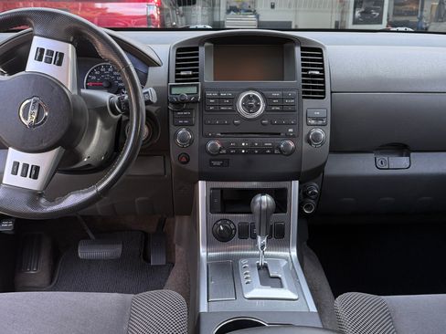 Used 2011 Nissan Pathfinder SV image 17