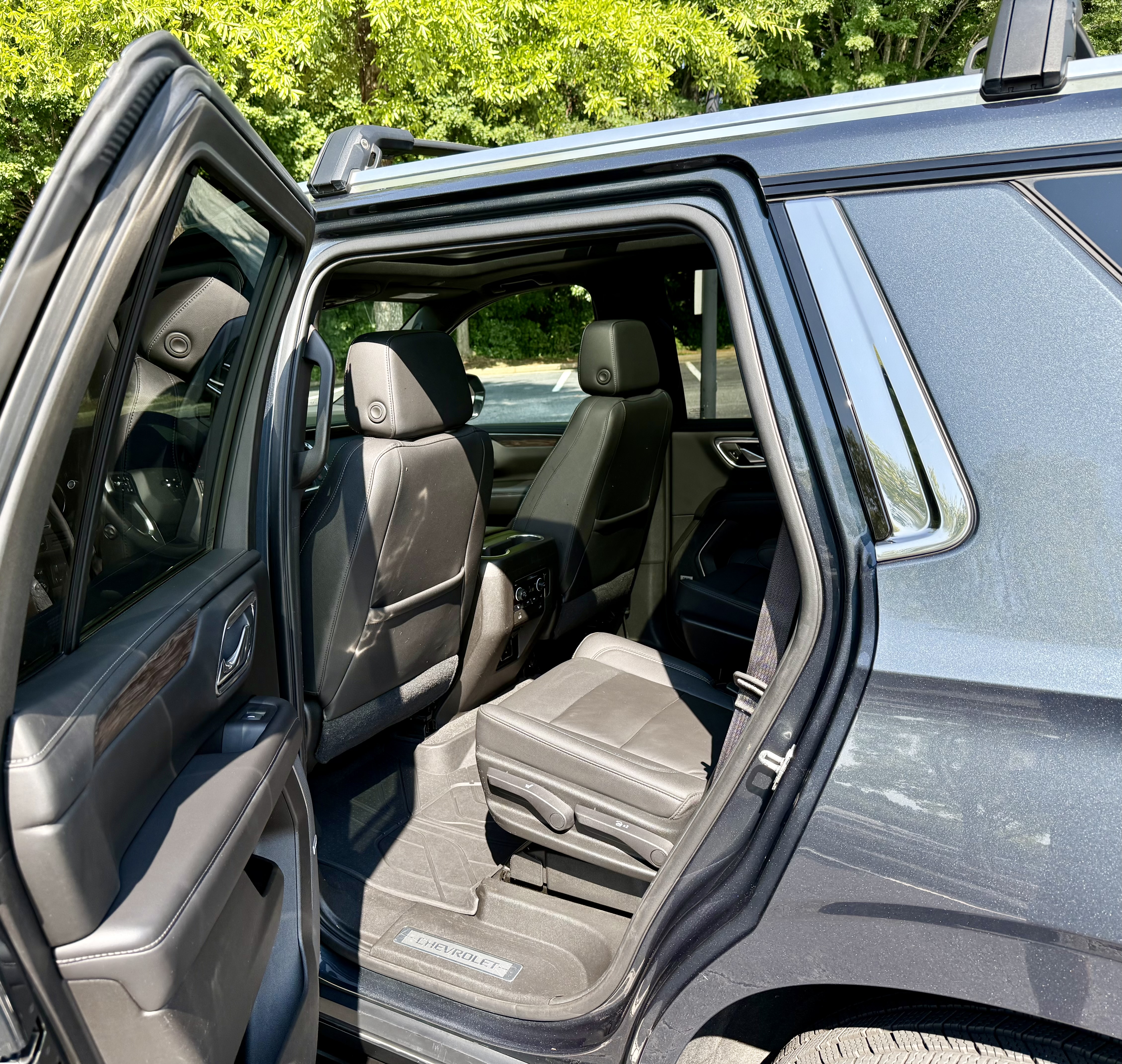 Used 2021 Chevrolet Tahoe LT w/ LT Signature Package AWD/4WD image 13