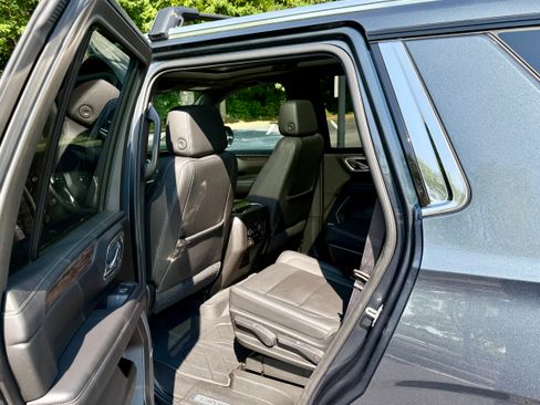 Used 2021 Chevrolet Tahoe LT w/ LT Signature Package AWD/4WD image 13