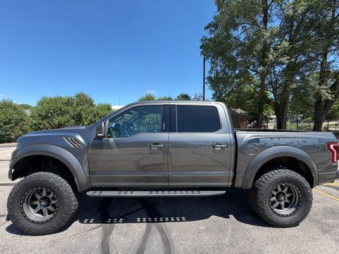 Used 2017 Ford F150 Raptor w/ Equipment Group 802A Luxury AWD/4WD image 6