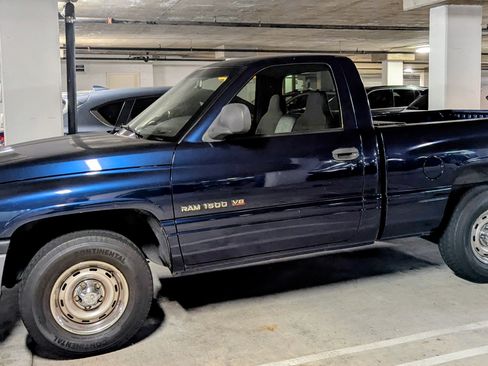 Used 2001 Dodge Ram 1500 Truck 2WD Regular Cab image 1