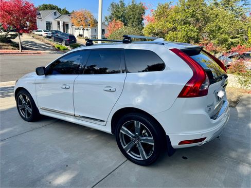 Used 2017 Volvo XC60 T6 Dynamic w/ Preferred Option Package image 2