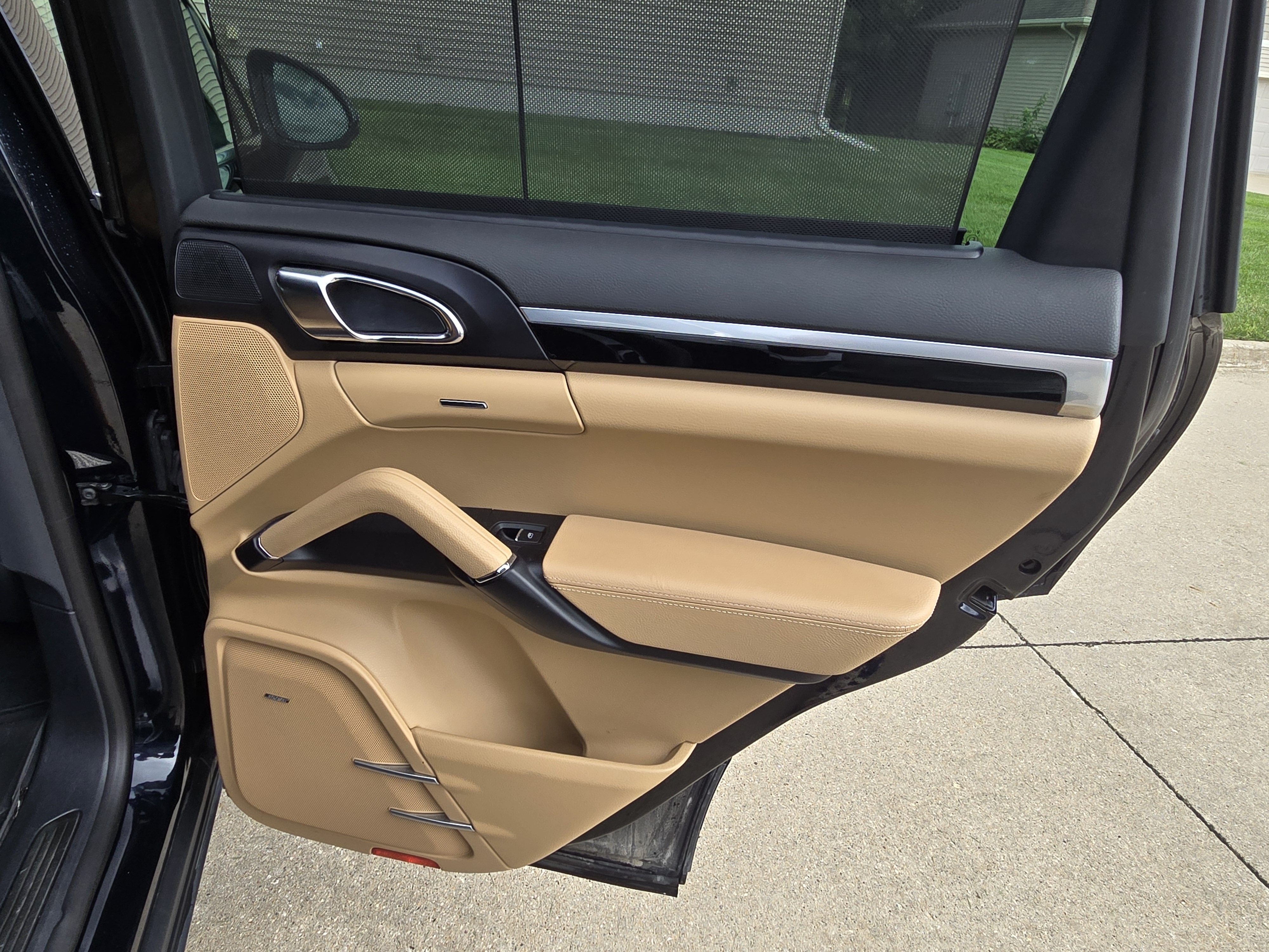 Used 2016 Porsche Cayenne S AWD/4WD image 18