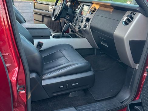 Used 2017 Ford Expedition XLT w/ Equipment Group 202A image 11