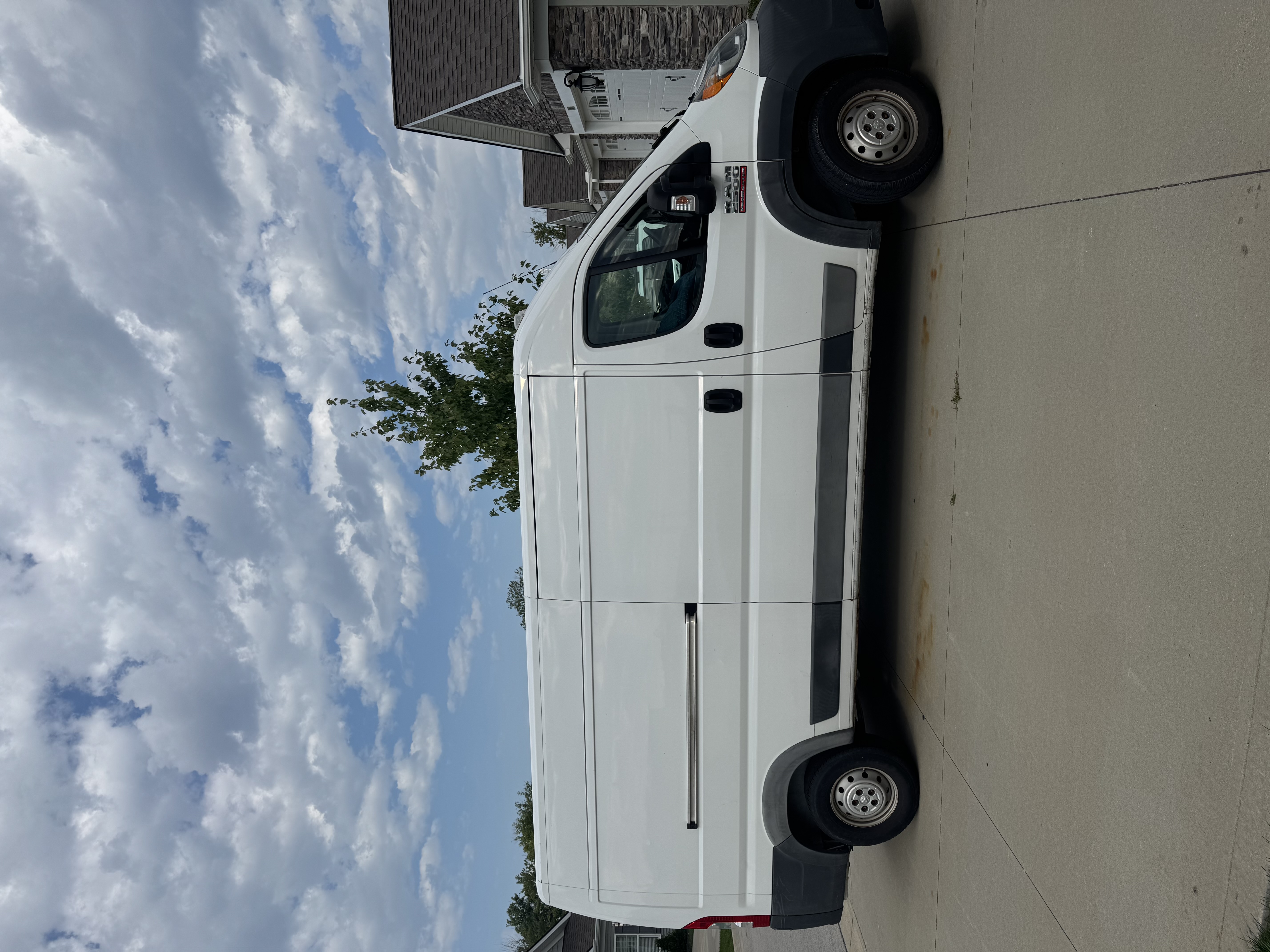 Used 2016 RAM ProMaster 2500 w/ Premium Appearance Group FWD image 8