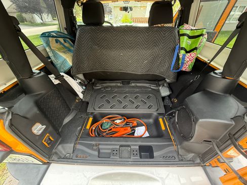Used 2012 Jeep Wrangler Sahara w/ Connectivity Group AWD/4WD image 17