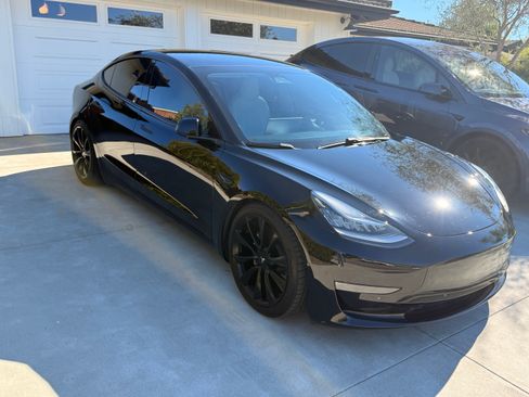 Used 2019 Tesla Model 3 Standard Range Plus image 2