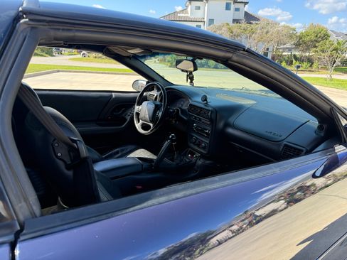 Used 2000 Chevrolet Camaro Z28 w/ SS Performance/Appearance Pkg RWD image 9