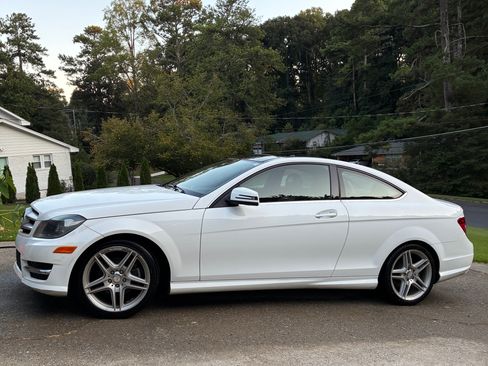 Used 2013 Mercedes-Benz C 250 Coupe image 4