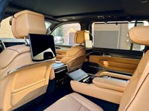 Used 2022 Jeep Grand Wagoneer Series III w/ Rear Seat Video Group 1 image 6