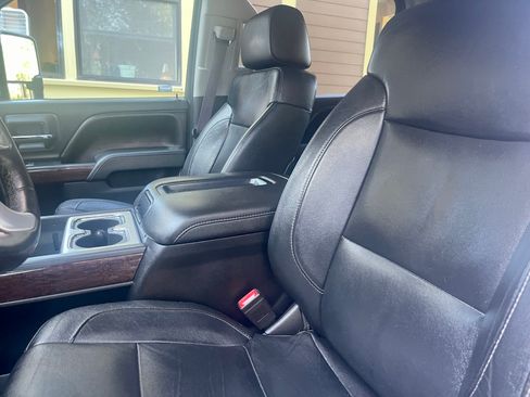 Used 2015 GMC Sierra 2500 SLT w/ Duramax Plus Package AWD/4WD image 17
