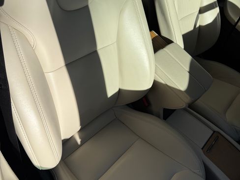 Used 2020 Tesla Model S Long Range Plus image 10