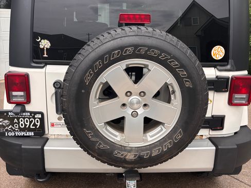 Used 2010 Jeep Wrangler Sahara w/ Dual Top Group AWD/4WD image 5