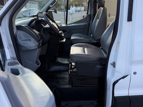 Used 2019 Ford Transit 250 148 Medium Roof image 6