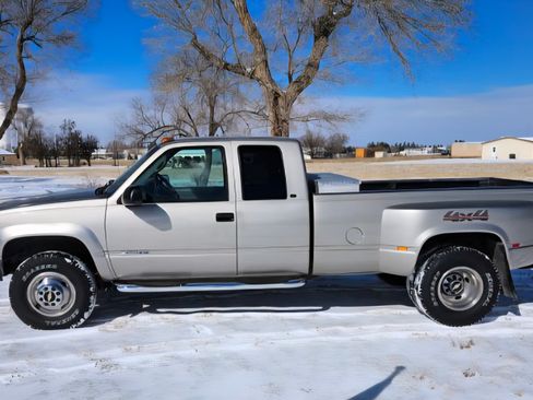 Used 2000 Chevrolet Silverado 3500 4x4 Extended Cab image 6