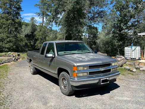 Used 1998 Chevrolet Silverado 2500 2WD Extended Cab w/ Preferred Equipment Group 2 image 5