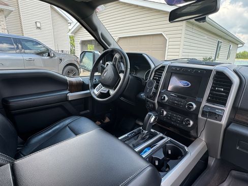 Used 2019 Ford F150 Lariat w/ Equipment Group 502A Luxury AWD/4WD image 13