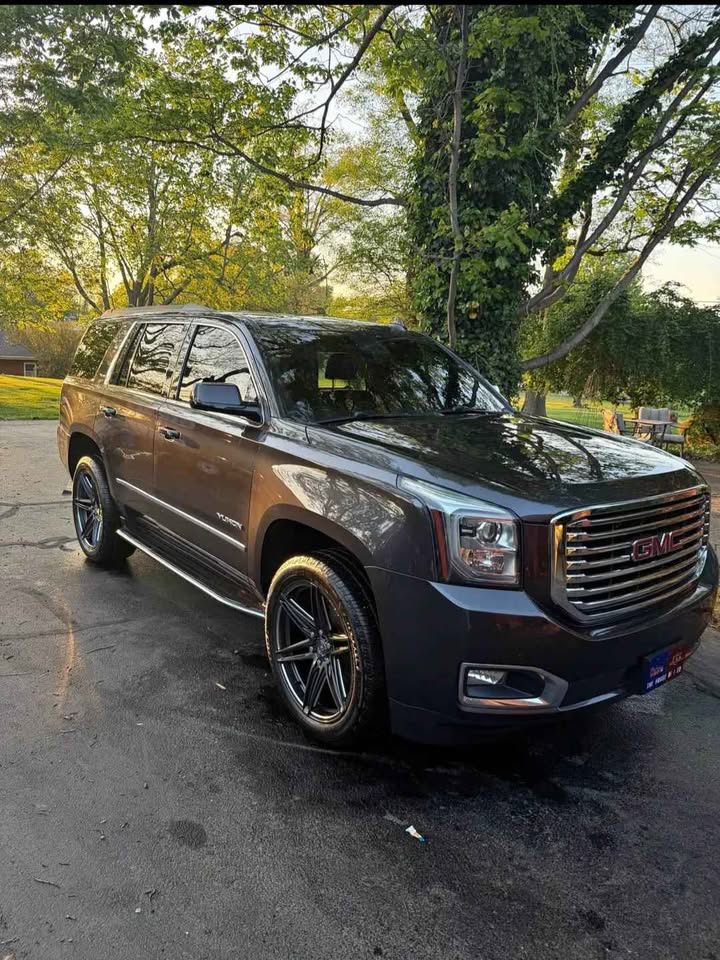 Used 2018 GMC Yukon SLT w/ Premium Edition AWD/4WD image 1