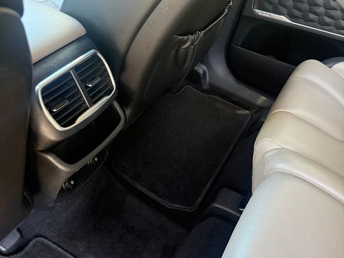 Used 2020 Hyundai Santa Fe SEL FWD image 8